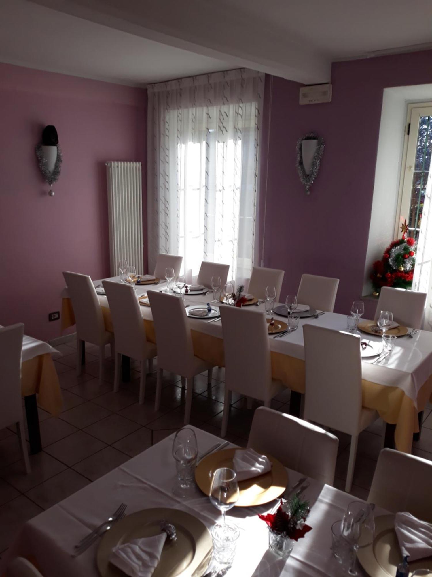 Locanda Della Luna Rossa Calosso Bagian luar foto