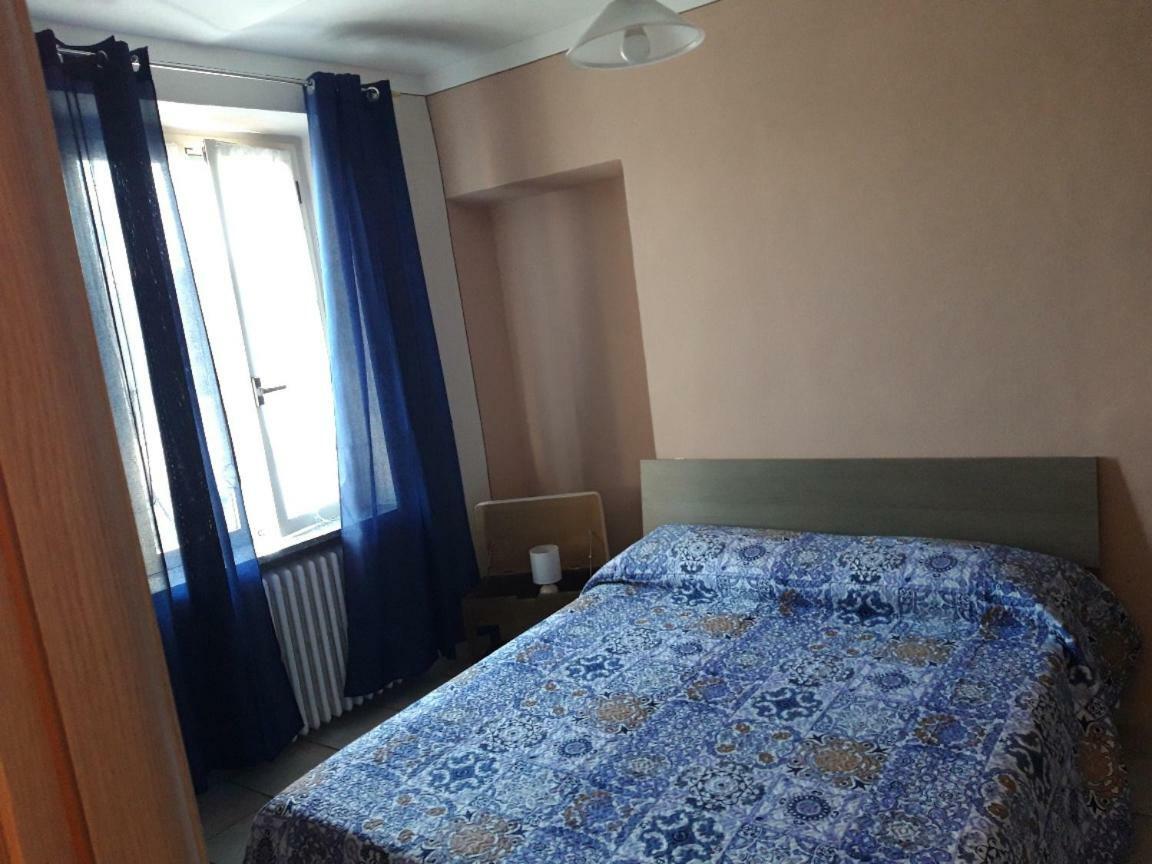Locanda Della Luna Rossa Calosso Bagian luar foto