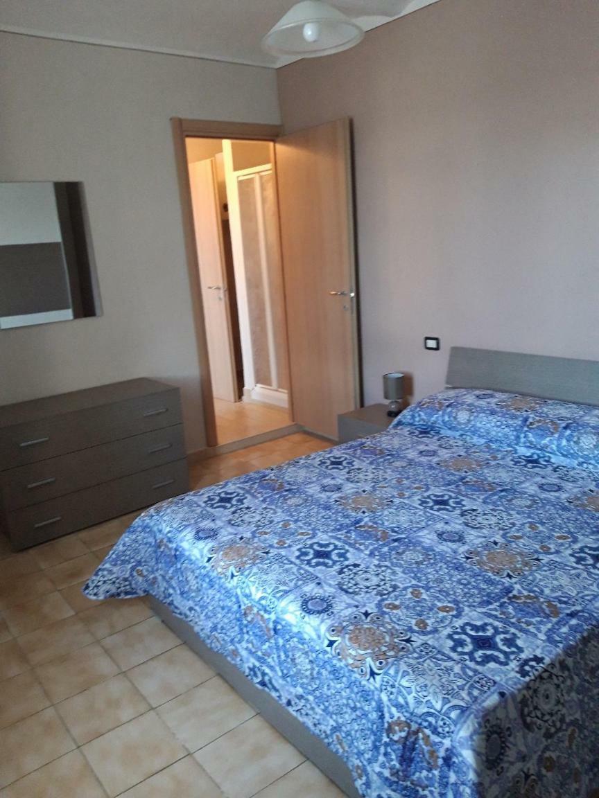 Locanda Della Luna Rossa Calosso Bagian luar foto